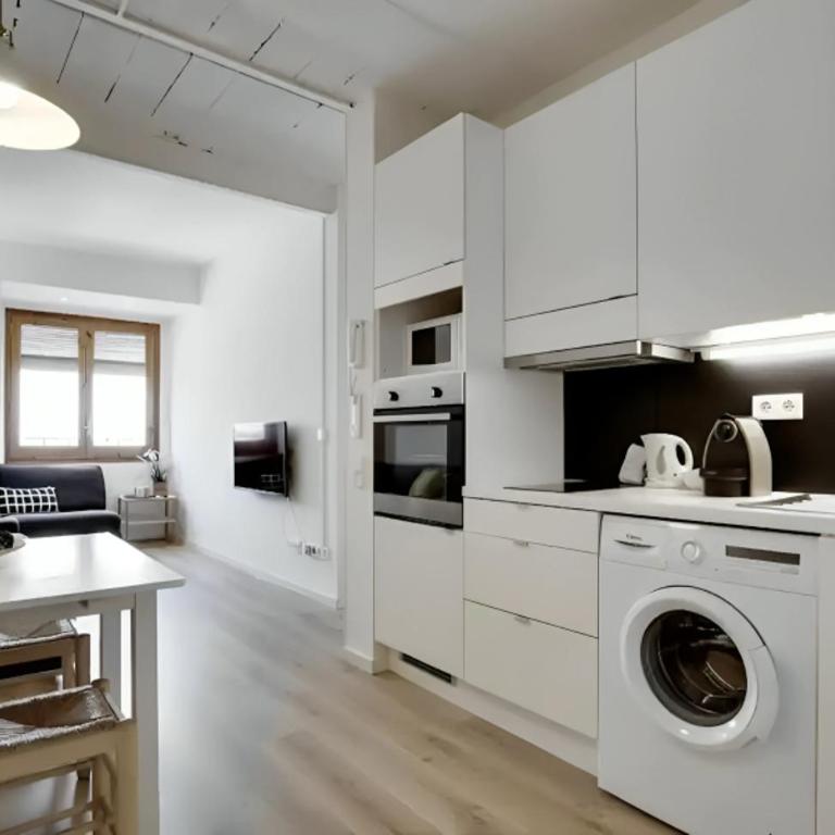 Urban Flats Park Guell - Two-Bedroom Apartment - 6