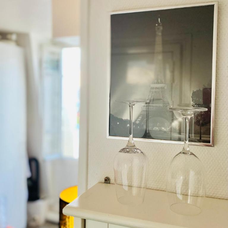 Studio chic Paris Tour Eiffel Near Eiffel tower 7th floor - Appartement 1 Chambre - 13