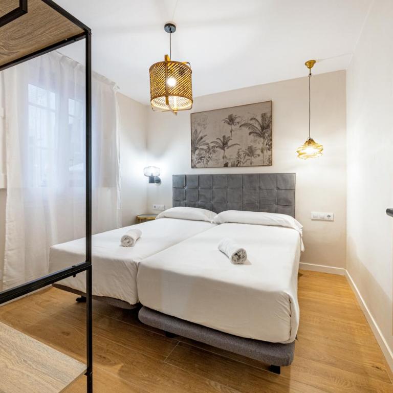 BeBarceloner Eixample Apartments - Four-Room Apartment - 22