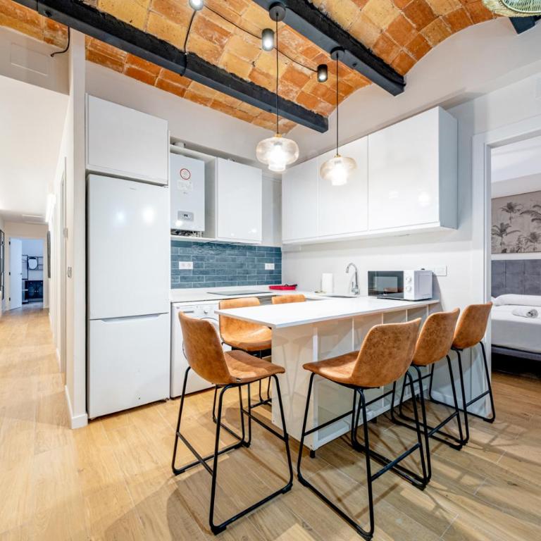BeBarceloner Eixample Apartments - Four-Room Apartment - 28