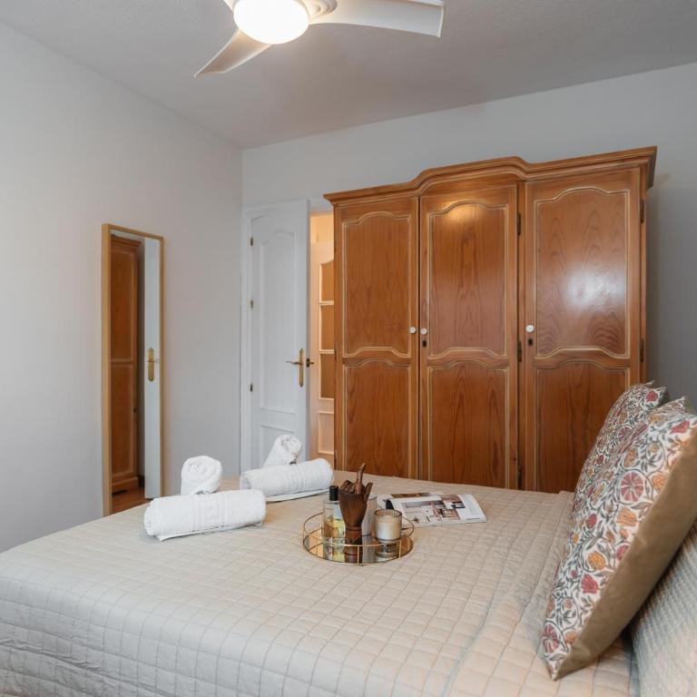 tuGuest Maestro Breton Apartment - Three-Bedroom Apartment - 19