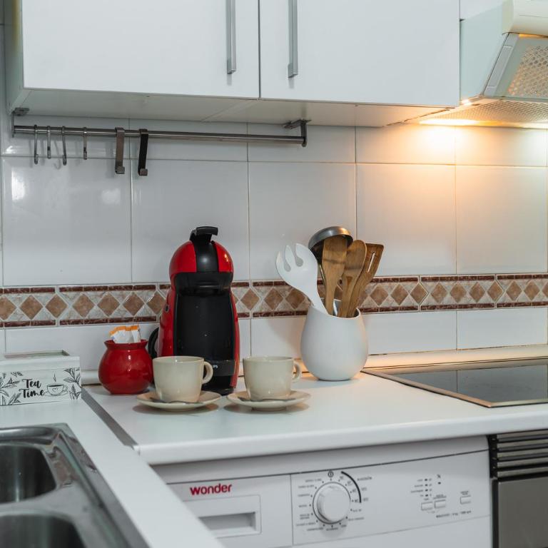 tuGuest Maestro Breton Apartment - Three-Bedroom Apartment - 27
