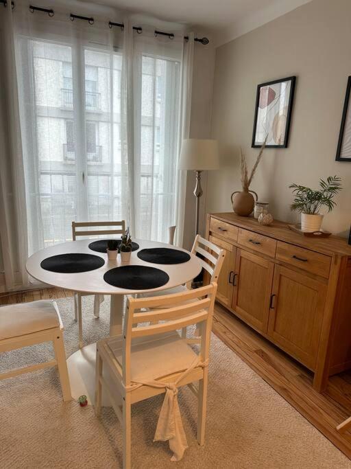 Chez LUCIE, F2 Perret de 60 m2, traversant et lumineux, Plein Centre, 36 rue de Paris, vue Catène, arrivée autonome - Apartment mit 1 Schlafzimmer - 17