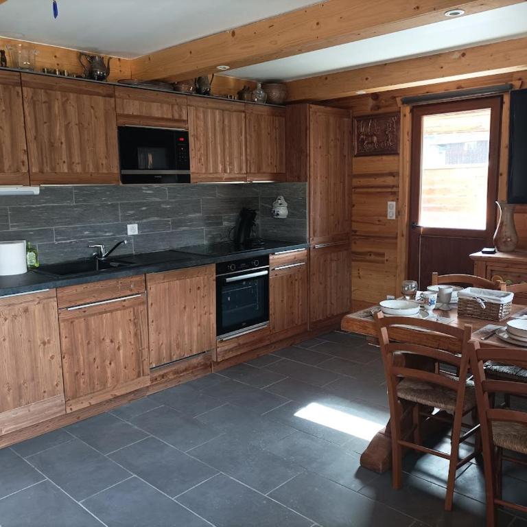 Joli Appart Terrasse et jardinet - Chalet 1 Chambre - 8