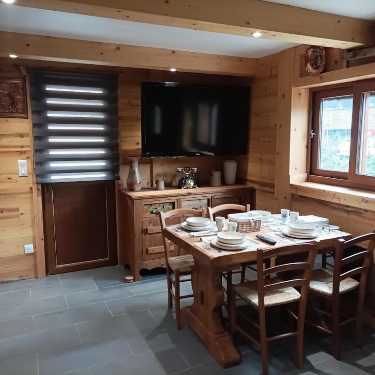 Joli Appart Terrasse et jardinet - Chalet 1 Chambre - 13