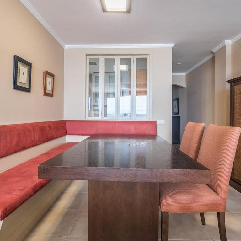 Spacious Two Bedroom Apartment with Terrace right on the Surf Beach - Apartamento de 2 dormitorios con balcón y vistas al mar - 8