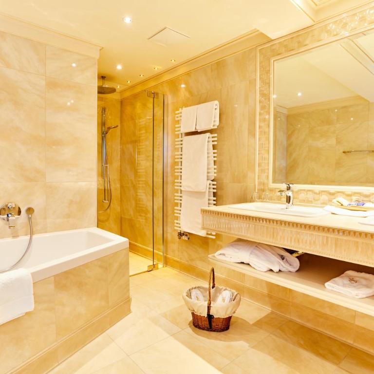 Salzburgerhof, das 5-Sterne Hotel von Zell am See - Deluxe Familienzimmer - 5
