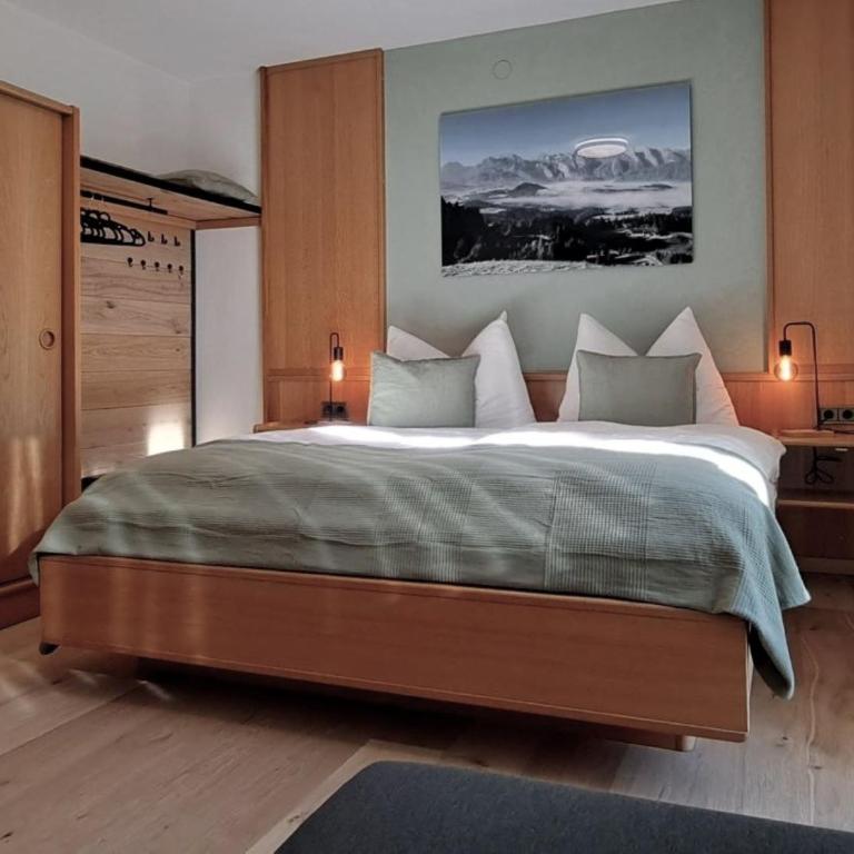 Ferienhaus Lechner am Waldrand mit Holzfasssauna & Außendusche, Bergblick und Naturgarten" - Apartment mit Balkon - 16