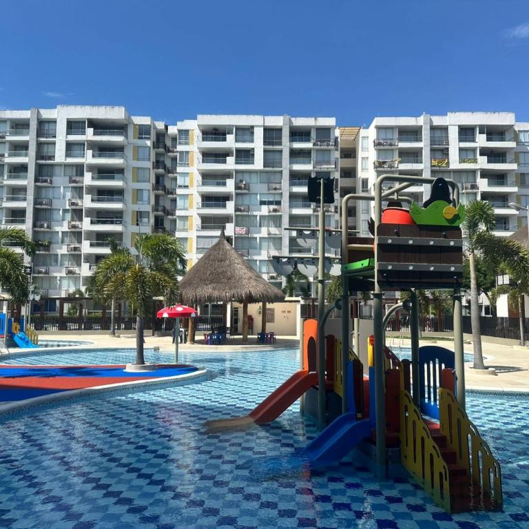 Agradable descanso Piscinas Juegos Naturaleza sol - Three-Bedroom Apartment - 19