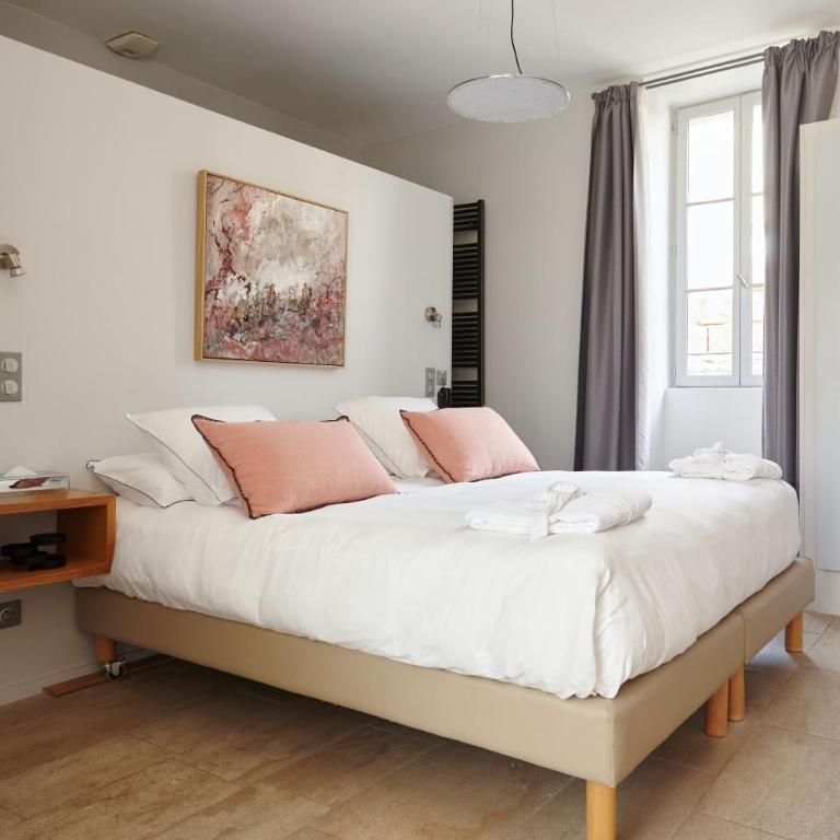 Boutique Hôtel Entraigues - Suite Familiale Deluxe avec Terrasse Côté Piscine - 3