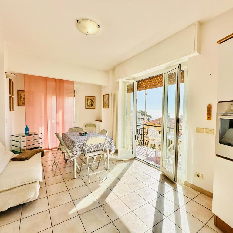 Hostdomus - Grace Apartment - Appartamento Premium con 3 Camere da Letto e Balcone - 1