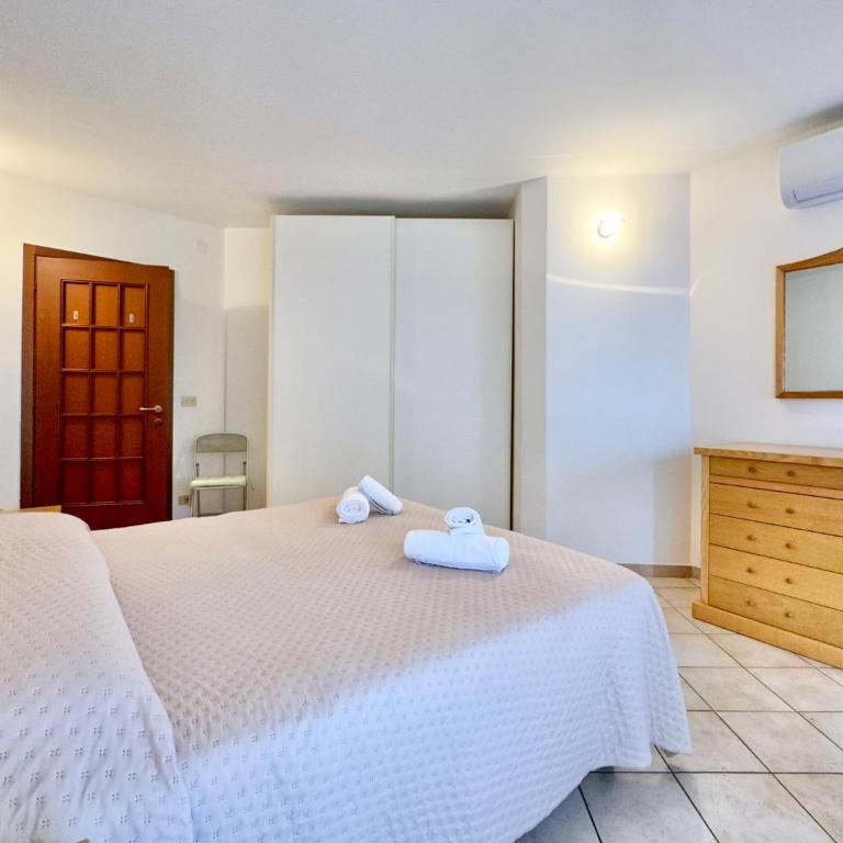 Hostdomus - Grace Apartment - Appartamento Premium con 3 Camere da Letto e Balcone - 4