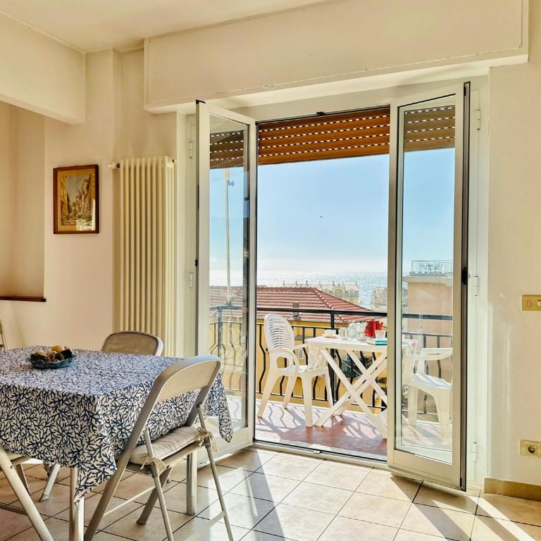 Hostdomus - Grace Apartment - Appartamento Premium con 3 Camere da Letto e Balcone - 5