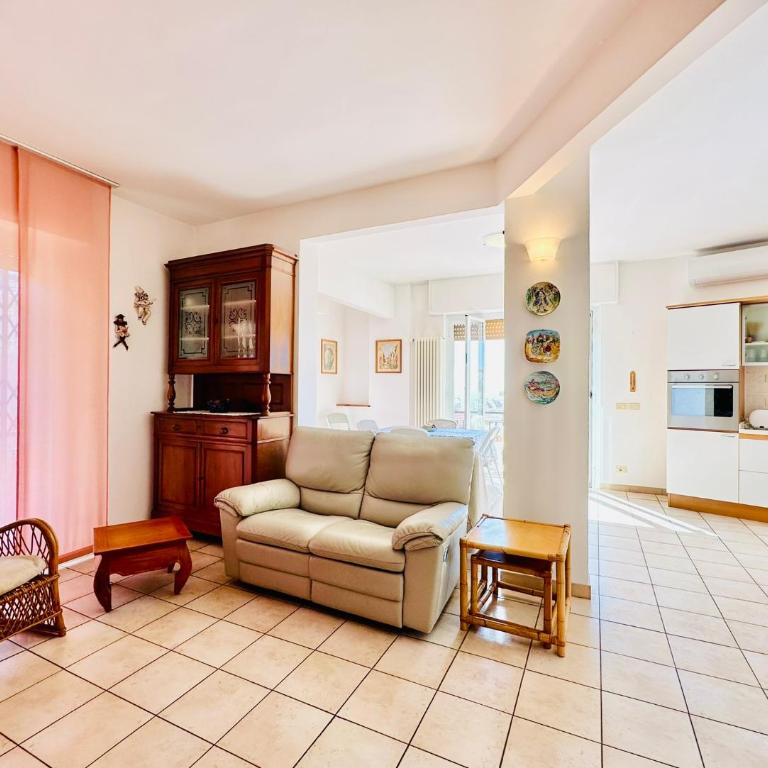 Hostdomus - Grace Apartment - Appartamento Premium con 3 Camere da Letto e Balcone - 7