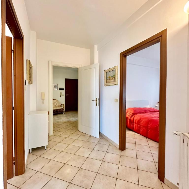 Hostdomus - Grace Apartment - Appartamento Premium con 3 Camere da Letto e Balcone - 9