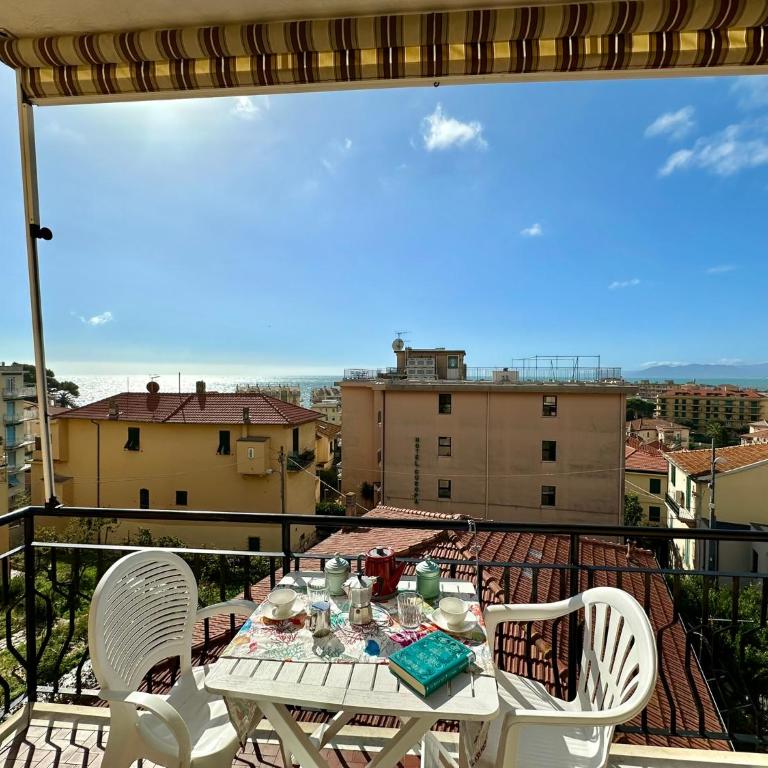 Hostdomus - Grace Apartment - Appartamento Premium con 3 Camere da Letto e Balcone - 14