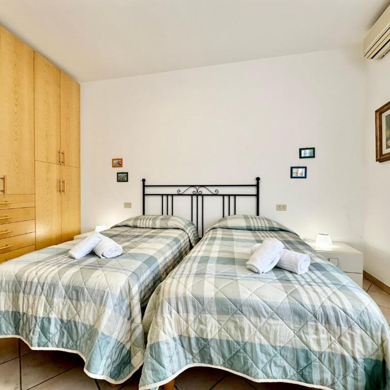 Hostdomus - Grace Apartment - Appartamento Premium con 3 Camere da Letto e Balcone - 15