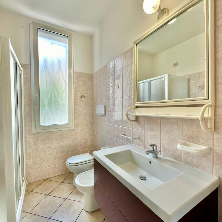 Hostdomus - Grace Apartment - Appartamento Premium con 3 Camere da Letto e Balcone - 22