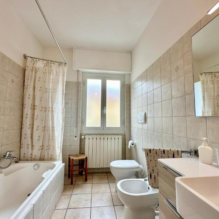 Hostdomus - Grace Apartment - Appartamento Premium con 3 Camere da Letto e Balcone - 23