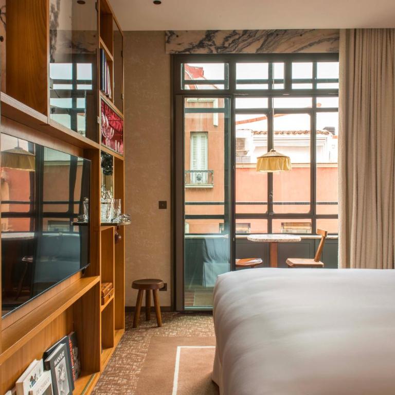 Brach Madrid - Evok Collection - Three Connecting or Adjacent Rooms - 3