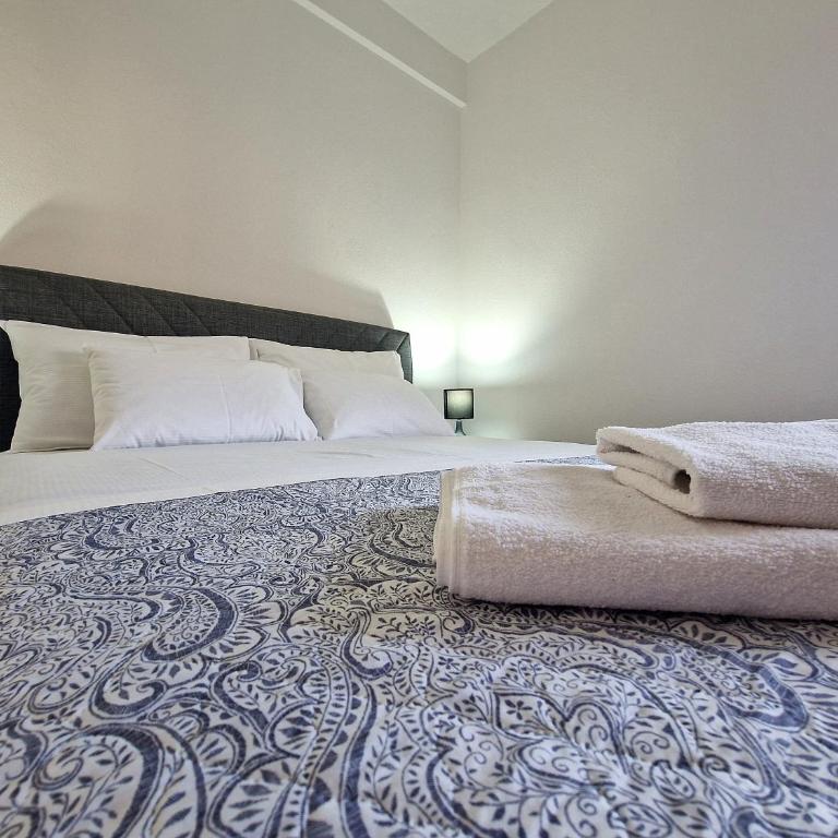 Apartments Miš - Deluks Dvokrevetna Soba sa Bračnim Krevetom - 7