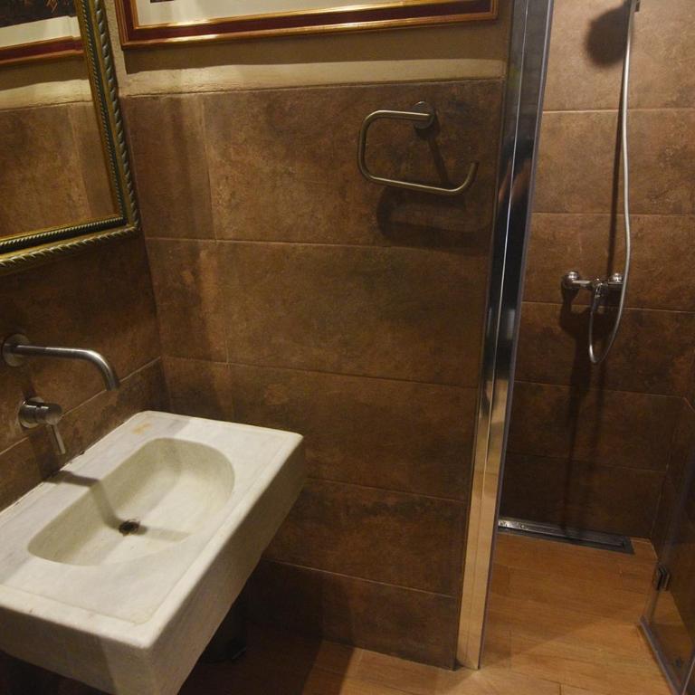 Pensió Bellmirall - Habitación Doble con baño privado - 4