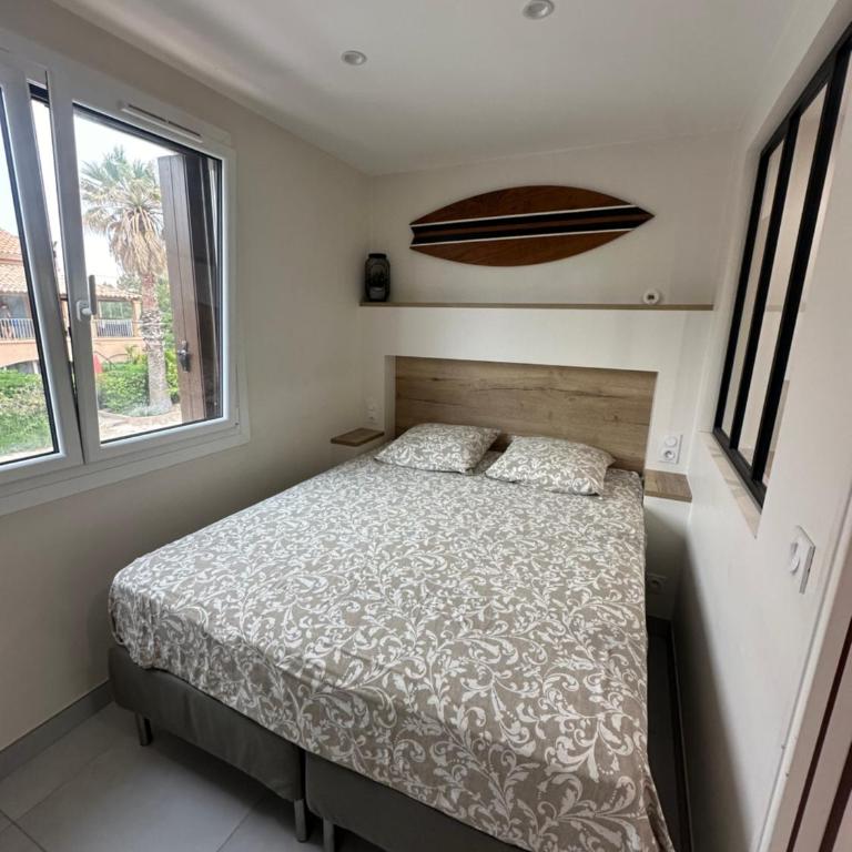 T2 Hyeres La Bergerie vue mer 50 M de la plage - One-Bedroom Apartment - 4