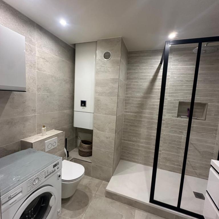 T2 Hyeres La Bergerie vue mer 50 M de la plage - One-Bedroom Apartment - 5