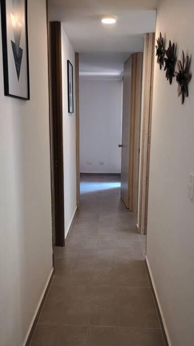 Apartamento completo, moderno y acogedor en Ibagué - Three-Bedroom Apartment - 13