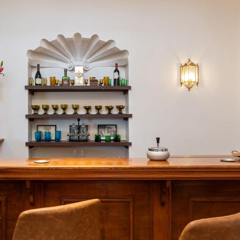 Casa Pedro Vargas, 6BR Estate with Hot Tub & Modern Comforts - Villa - 12