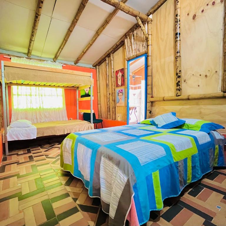 Los Gulungos Hostel - Habitación Cuádruple con baño - 5
