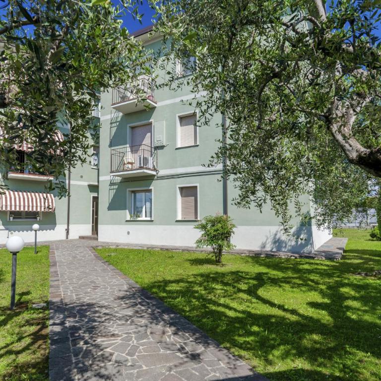 - Lake Bliss - Two-Bedroom Apartment - 35