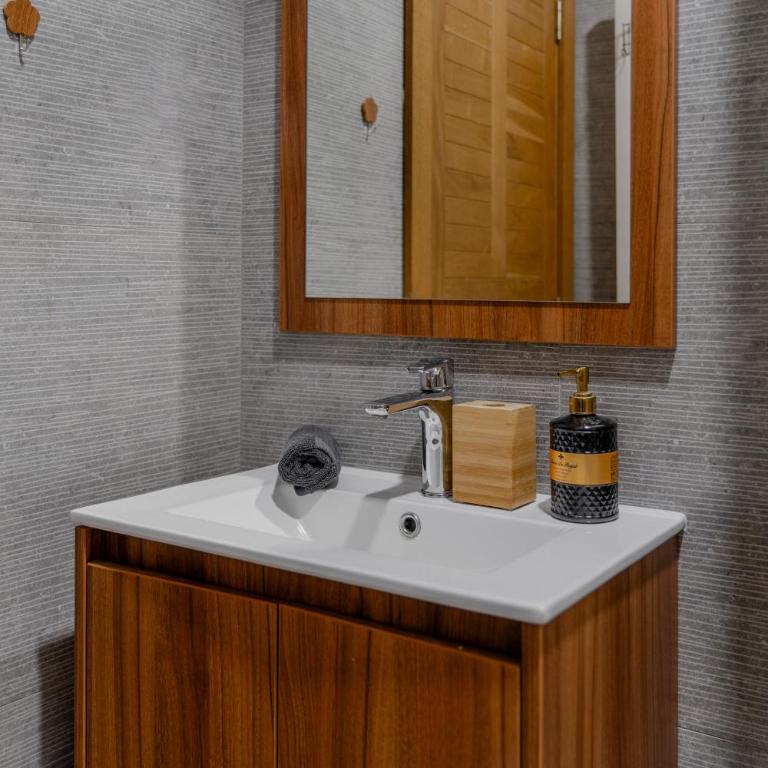 Apartman Rustic 85m2 - Two-Bedroom Apartment - 40