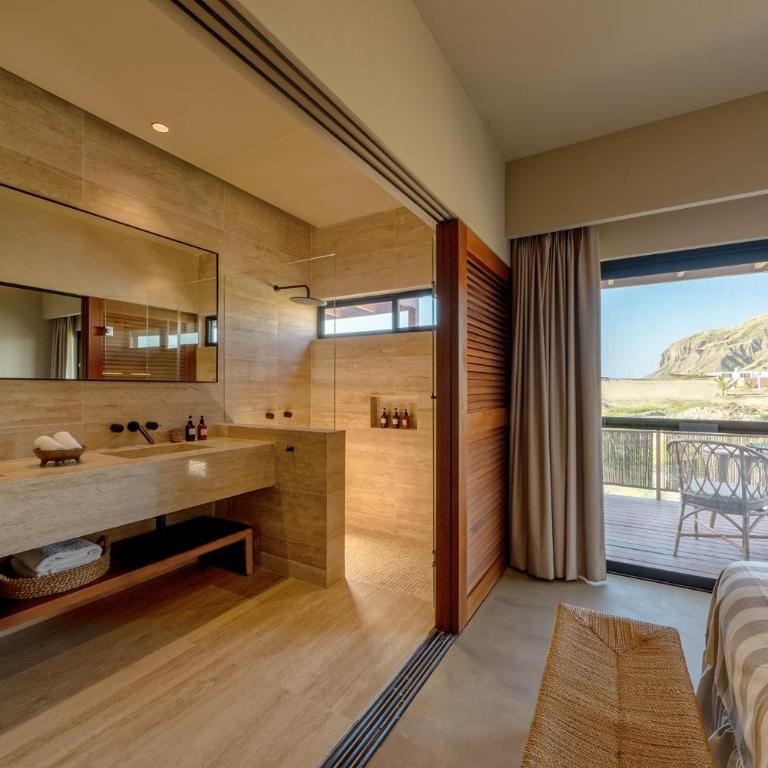 Norte Suites Boutique - Deluxe Double Room with Balcony and Sea View - 4