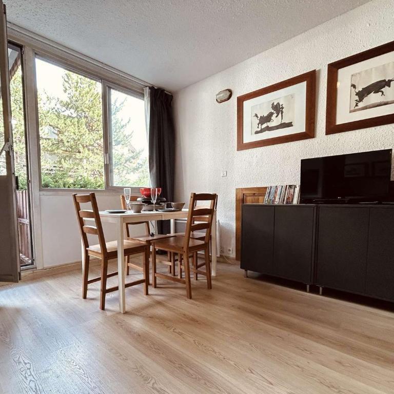 Studio cosy proche pistes avec balcon et parking, 4 couchages - Appartement 1 Chambre - 12