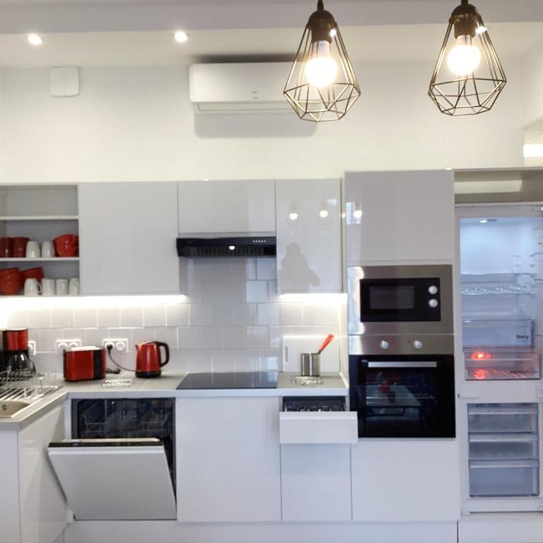 Appartement Stella 95m2 Climatisé Parking Proche Sanctuaire - Apartment mit 3 Schlafzimmern und Bergblick - 12