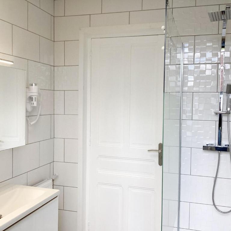 Appartement Stella 95m2 Climatisé Parking Proche Sanctuaire - Apartment mit 3 Schlafzimmern und Bergblick - 9
