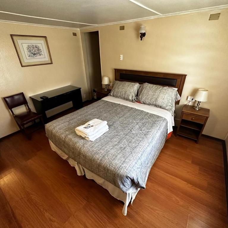 Hostal Sevilla Temuco - Double Room with Private Bathroom - 5