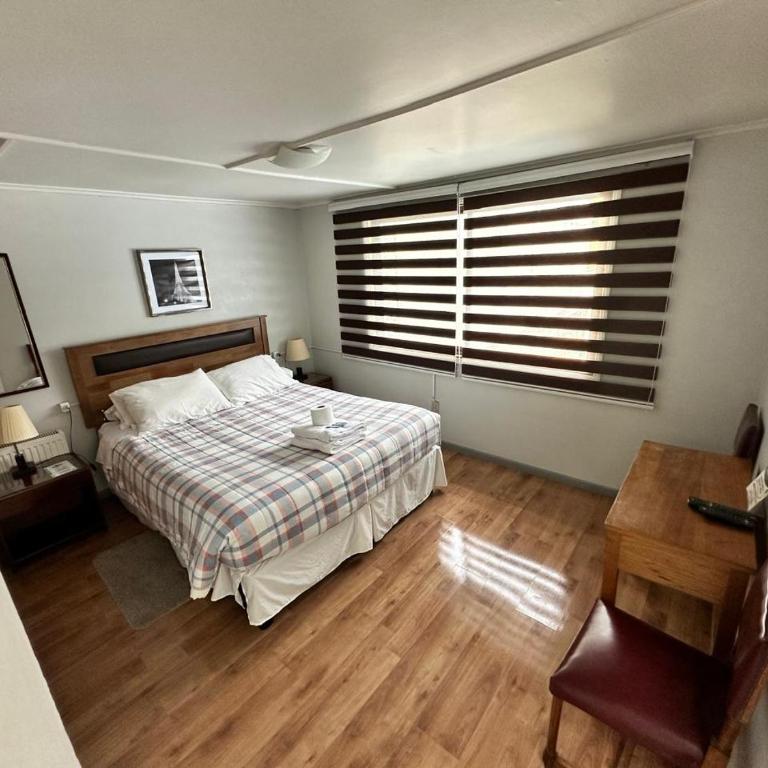 Hostal Sevilla Temuco - Double Room with Private Bathroom - 3