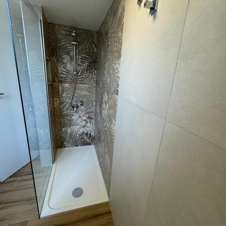 Mortillaro 19 - Appartamento con 2 Camere da Letto e Balcone - 9