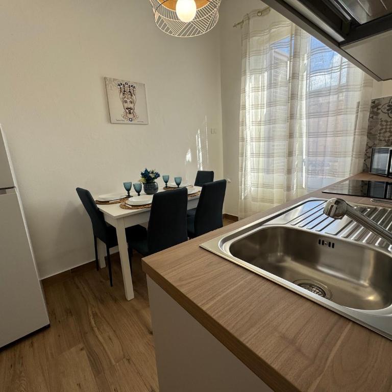 Mortillaro 19 - Appartamento con 2 Camere da Letto e Balcone - 21