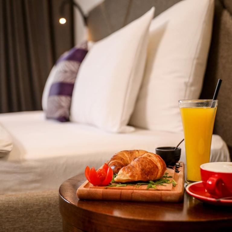 Hotel Botanica - Superior Dvokrevetna Soba s Bračnim Krevetom i Kadom - 1