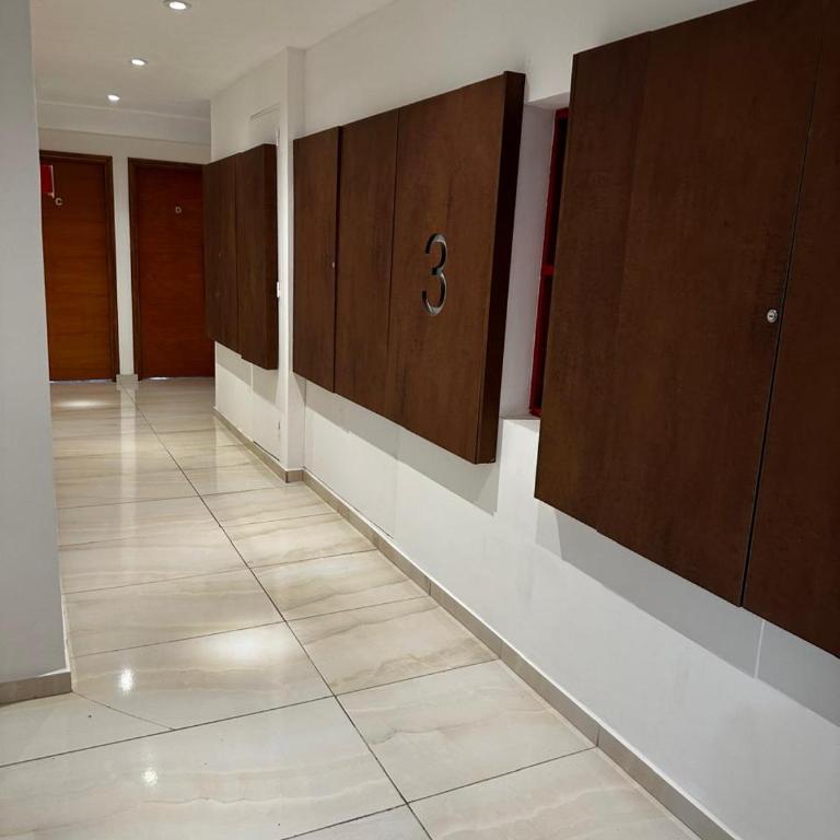 TEMPO Departamento impecable La Plata Céntrico Plaza Belgrano y cerca ESTADIO UNICO Estacionamiento propio - Apartamento con balcón - 18