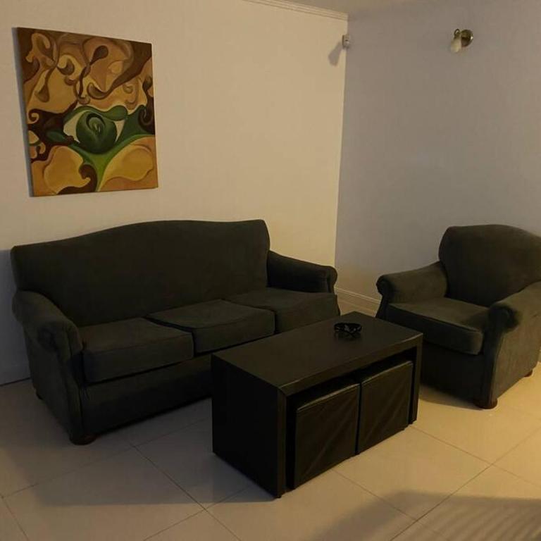 Casa con pileta y espacio techado para auto - Casa con 1 dormitorio - 17