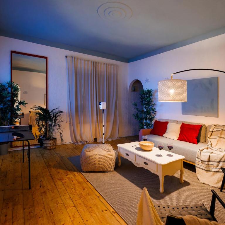 Majestic Company Mansion Old Town NEW - Four-Bedroom Apartment with Balcony - 18