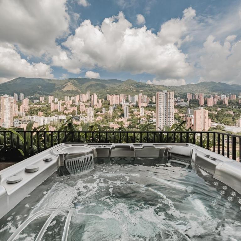 Impresionantes aptos en Edificio Morph con vista increíble a El Poblado - Habitación Triple con vistas a la ciudad - 12