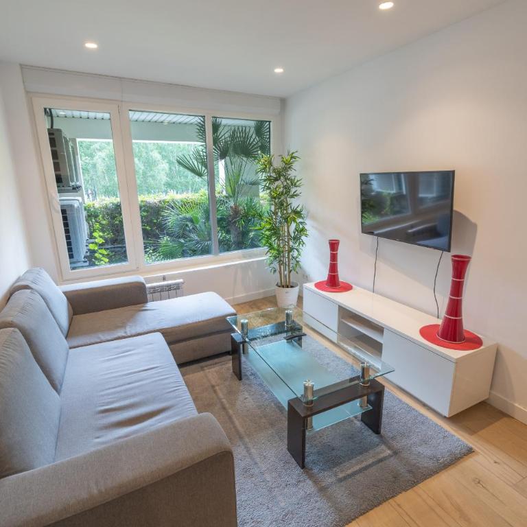 Clínica Universitaria y Hospitales by Clabao - Two-Bedroom Apartment - 43