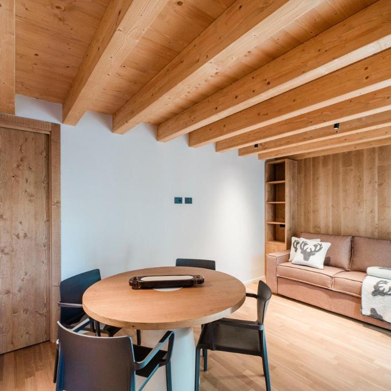 DALANIA MOUNTAIN APARTMENTS - One-Bedroom Standard Apartment - 1