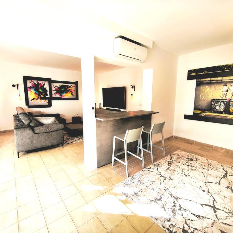 PAMRO moderner Bungalow - 4 Schlafzimmer - 2 Bäder - Whirpool - Ferienanlage mit Pool - Familienfreundlich - Casa de 4 dormitorios - 40