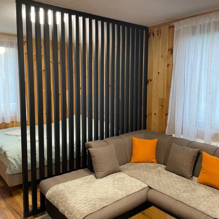 Vila&Apartments Helena - Dvokrevetna Soba sa Bračnim Krevetom i Pogledom na Park - 16